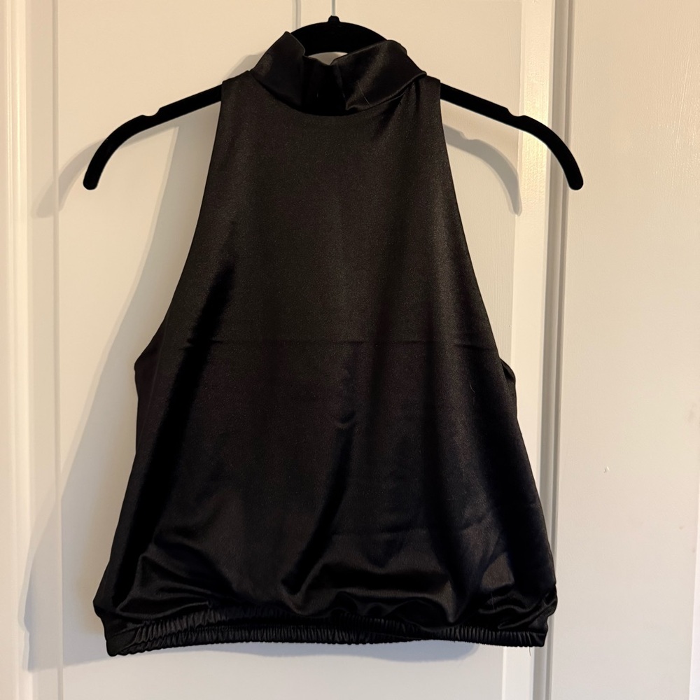 Black Sleeveless Cropped Halter Top